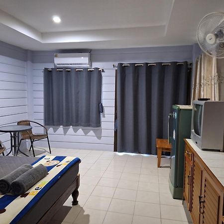 Phonsomboon Guesthouse タオ島 エクステリア 写真