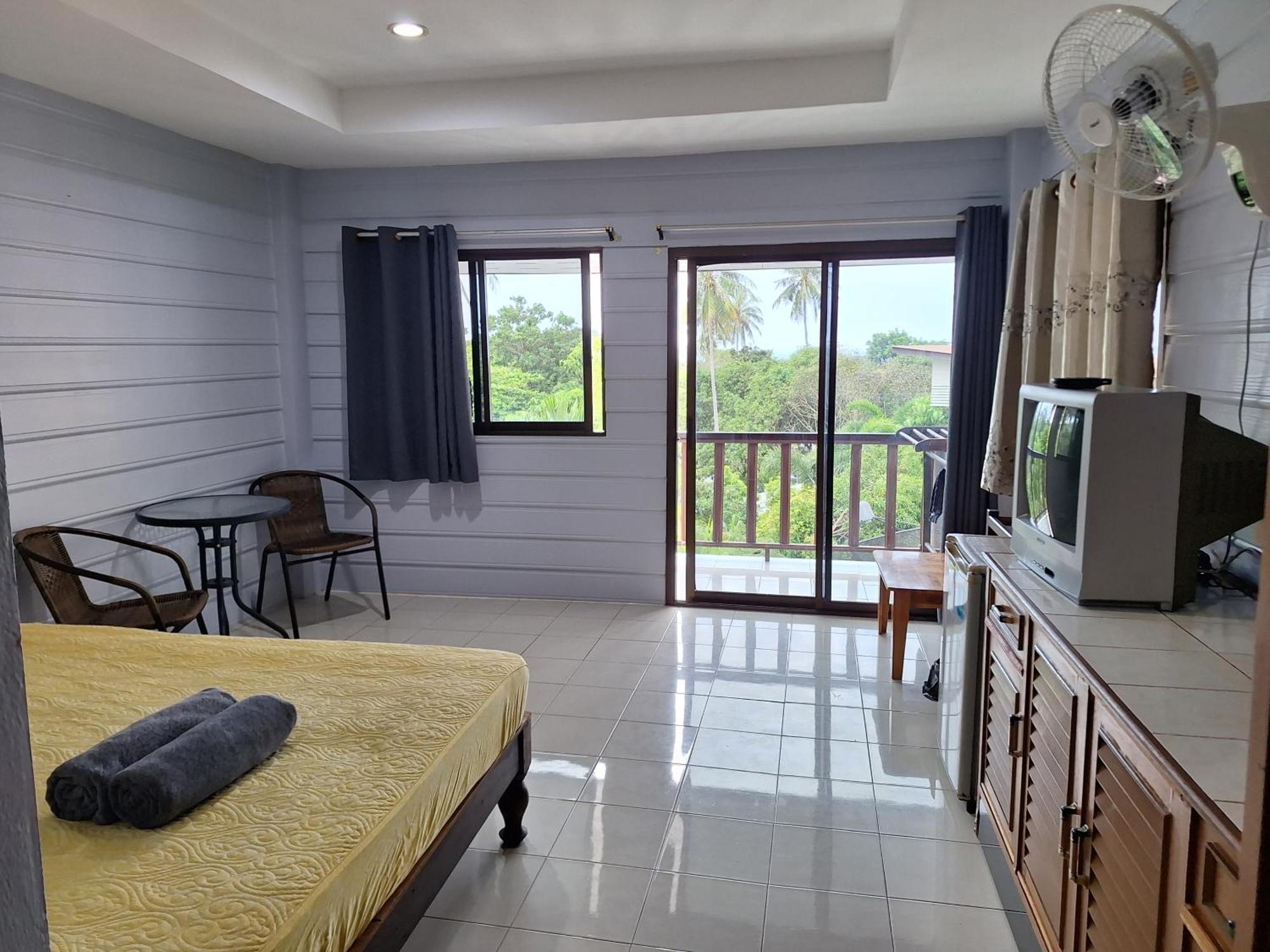 Phonsomboon Guesthouse タオ島 エクステリア 写真