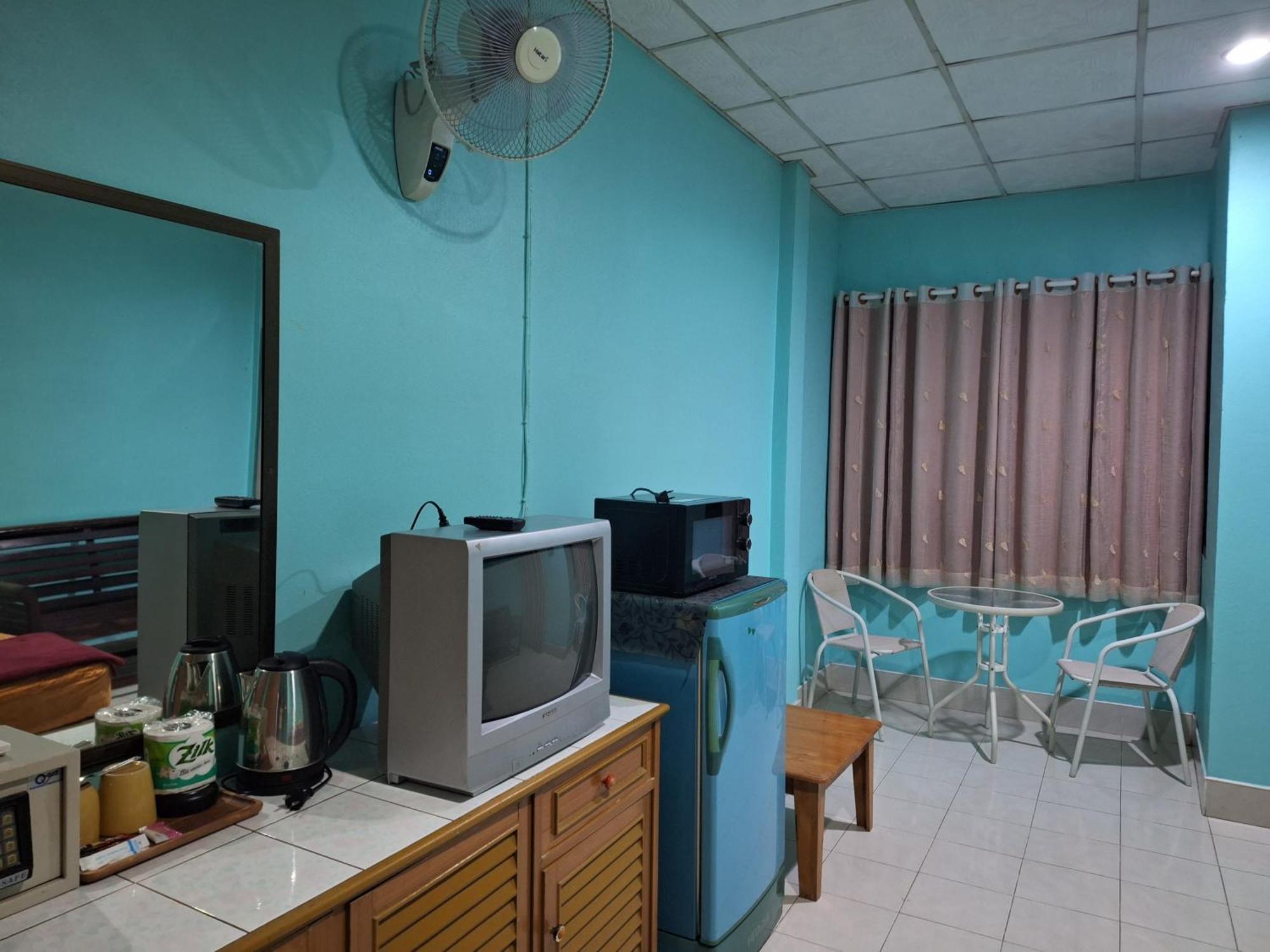 Phonsomboon Guesthouse タオ島 エクステリア 写真