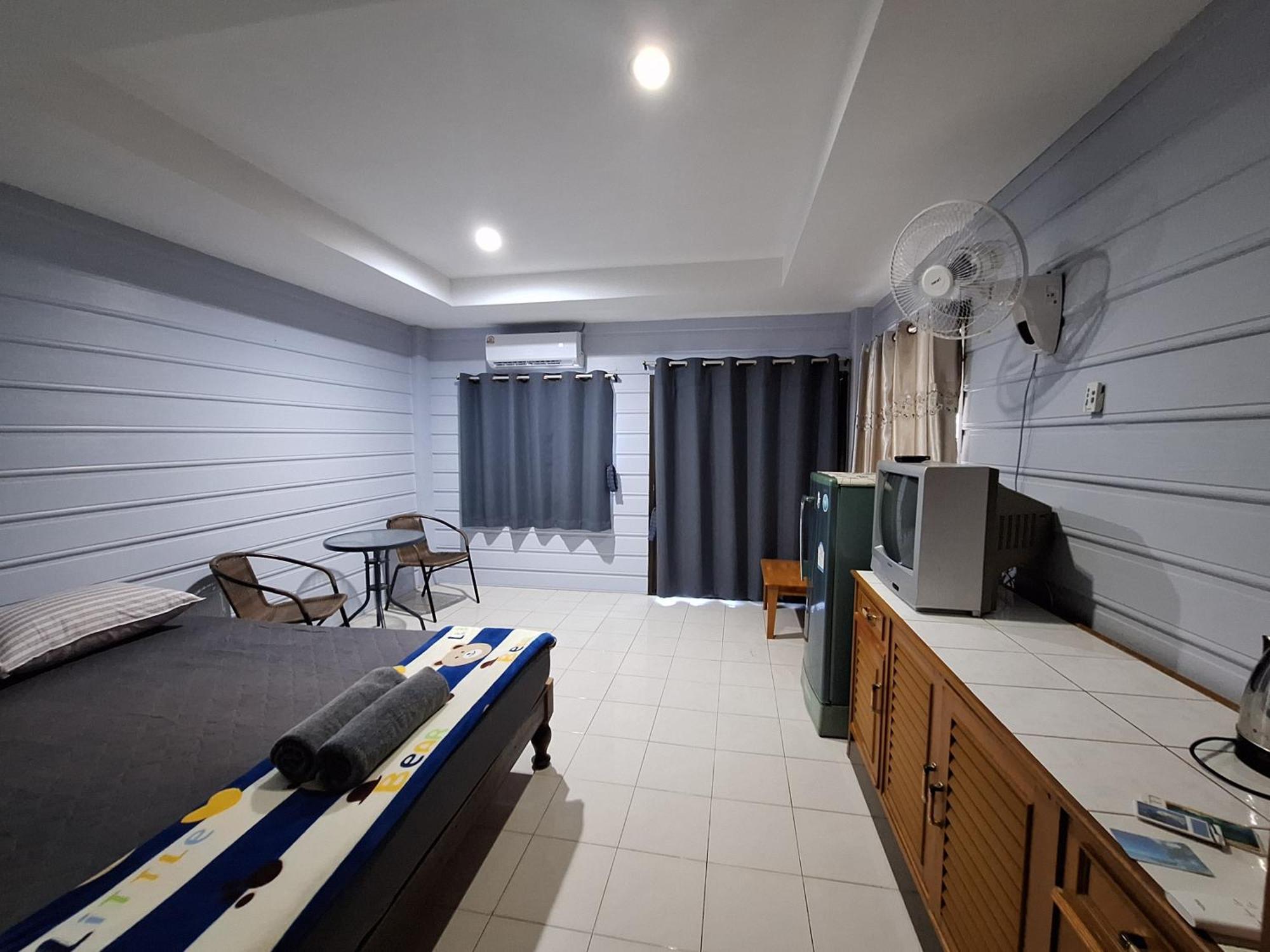 Phonsomboon Guesthouse タオ島 部屋 写真